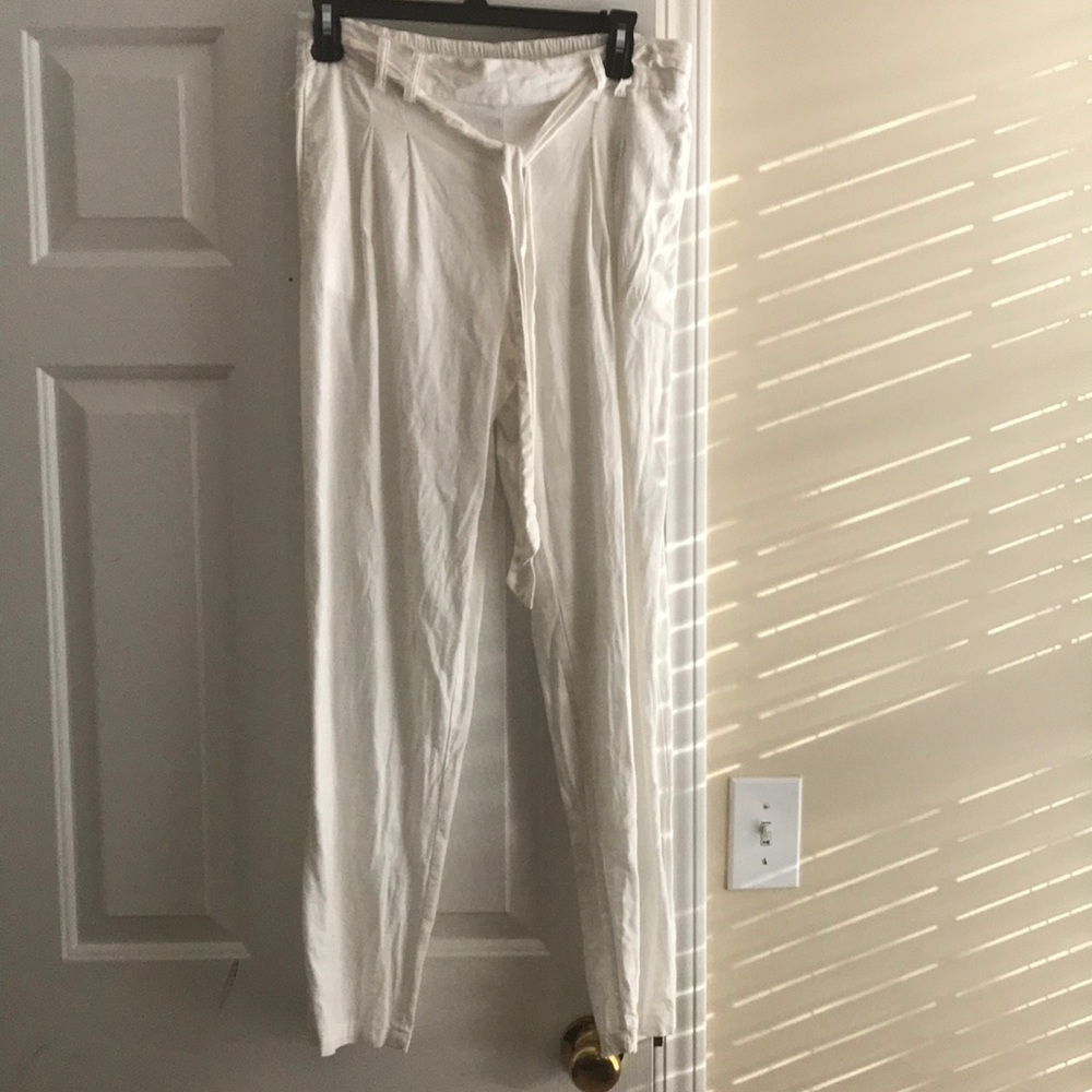 White linen pants perfect for Summer